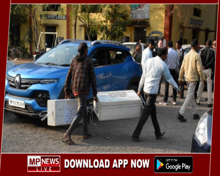 5 फरवरी से प्रारम्भ हो रही बोर्ड परीक्षा, कड़ी सुरक्षा के बीच स्ट्रांग रूम से भेजी गई परीक्षा सामग्री