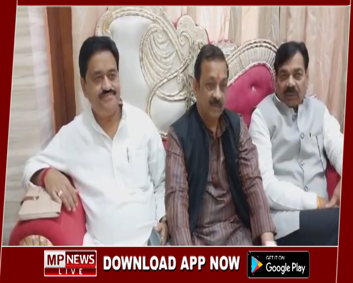 कांग्रेस पार्षदों और वरिष्ठ नेताओं की बैठक, जबलपुर संगठन प्रभारी सुखदेव पांसे ने ली बैठक