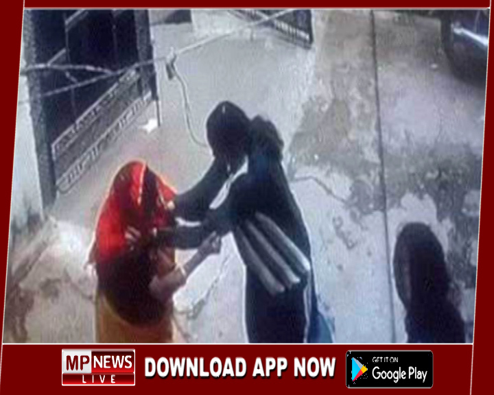 बहू ने सास को पीटकर घर से निकाला, बुजुर्ग महिला ने पुलिस कप्तान से की शिकायत