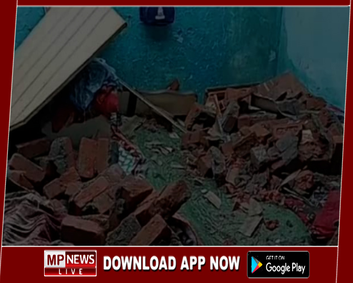 पड़ोस के घर की 13 फीट की दीवार कच्चे घर में गिरने से दिव्यांग की मौत, बिना फाउंडेशन की थी दीवार