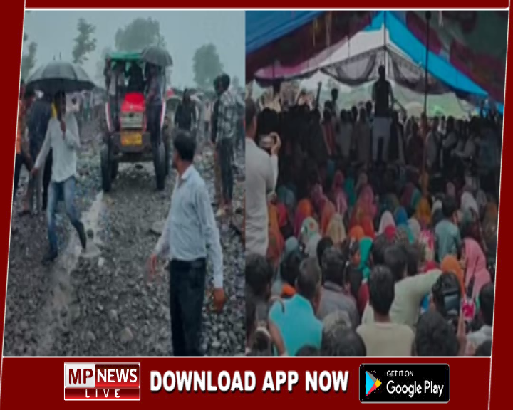 अफसरों पर भड़कते हुए केंद्रीय मंत्री शिवराज सिंह ने कहा कि इतने बेरहम हो गए अधिकारी, संवेदना नहीं बची