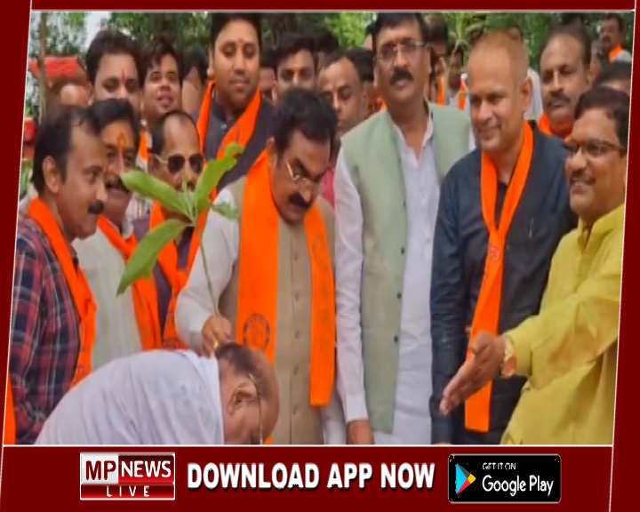 लम्हेटा घाट स्थित भृगु वाटिका में वृहद वृक्षारोपण कार्यक्रम का किया गया आयोजन, केबिनेट मंत्री राकेश सिंह ने किया पौधारोपण