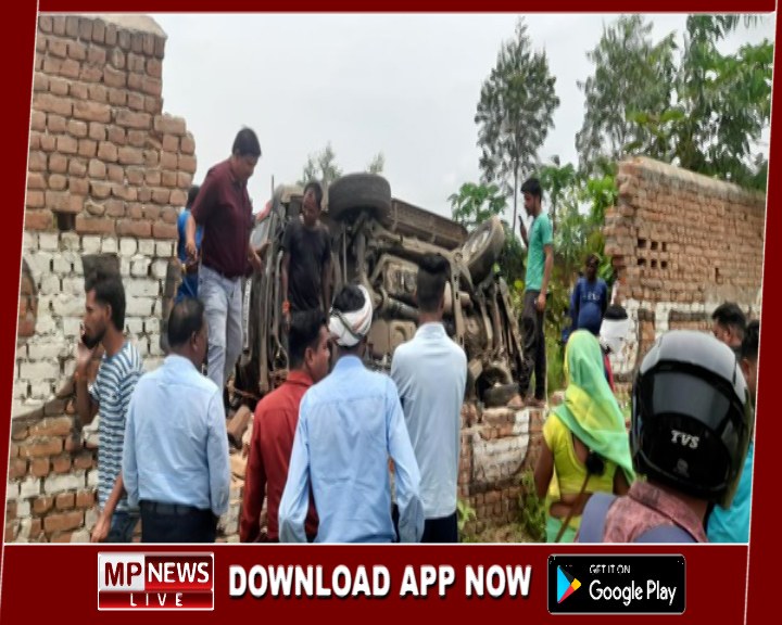 तेज रफ्तार स्कॉर्पियो की टक्कर से बाइक सवार सहित 6 की मौत, टक्कर के बाद स्कार्पियो नियंत्रित होकर घर में घुसकर पलटा