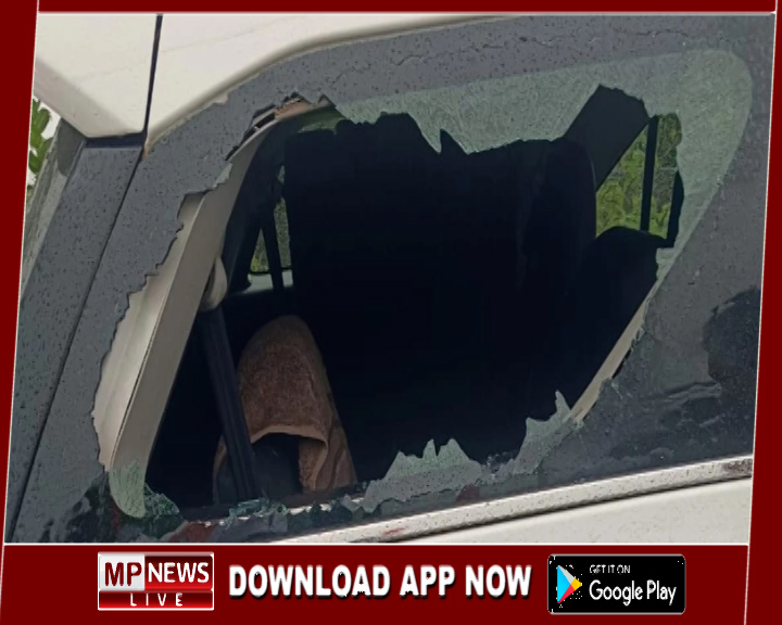 पीसीसी चीफ जीतू पटवारी की कार पर पथराव, धाकड़ समाज ने दिखाए काले झंडे