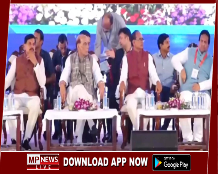 वंदे भारत और मेट्रो ट्रेनों के कोच निर्माण परियोजना का रक्षा मंत्री राजनाथ सिंह ने किया उद्घाटन, सीएम मोहन यादव एवं केंद्रीय कृषि मंत्री शिवराज चौहान रहे मौजूद