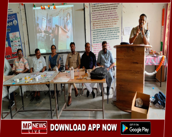 जिले के 200 शिक्षको दिया गया यातायात संबंधी प्रशिक्षण, सड़क दुर्घटना में शासन द्वारा दिए जाने वाले योजनाओं के बारे में शिक्षिको को कराया गया अवगत