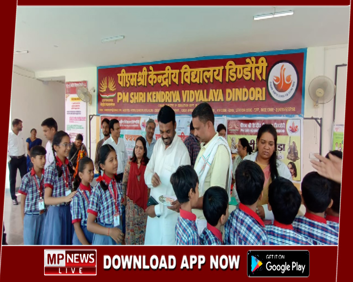 राष्ट्रीय कृमि दिवस पर पीएमश्री केन्द्रीय विद्यालय में बच्चों को खिलाई गई कृमि नाशक दवा