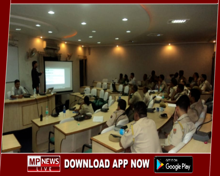 साइबर अपराध की बढ़ती घटनाओं के कारण पुलिस मुख्यालय ने पाठ्यक्रम में किया बदलाव, आरक्षकों के नौ माह के बुनियादी प्रशिक्षण में एक विषय होगा साइबर सुरक्षा का