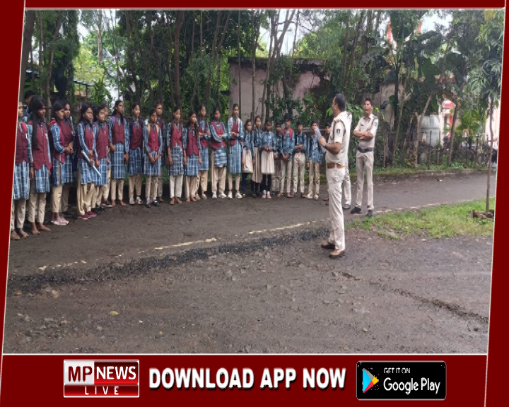 “अभिमन्यु-3 अभियान” के तहत छात्र-छात्राओं को महिला सशक्तिकरण, लैंगिक समानता एवं साइबर सुरक्षा के प्रति किया गया जागरूक