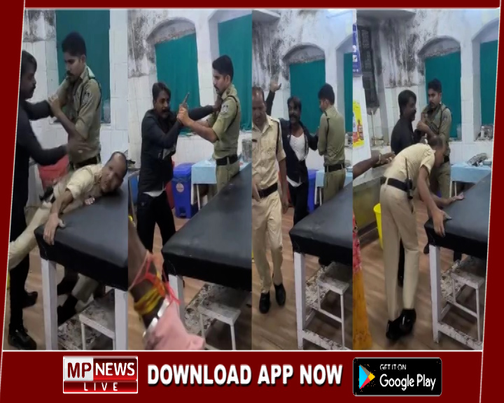 देर रात जिला अस्पताल में हंगामा, पिता के इलाज में देरी से भड़का युवक, पुलिसवालों से की जमकर बदसलूकी, वीडियो वायरल