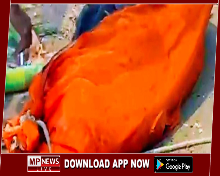 कचरा बीन रहे लड़के को नाले में दिखी बोरी, पुलिस को बुलाकर बोरी खुलवाया तो निकली उसमें से लाश