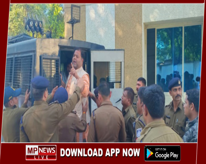 तनावपूर्ण हालात के बीच शांति भंग प्रयास करने के आरोप में हिंदूवादी नेता कालू भट्ट गिरफ्तार, माहौल बिगड़ने की आशंका पर प्रशासन हुआ सक्रिय