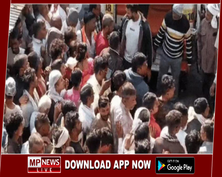 डीजल डालकर पत्नी को जिन्दा जलाया, आरोपी पति की तलाश में जुटी पुलिस