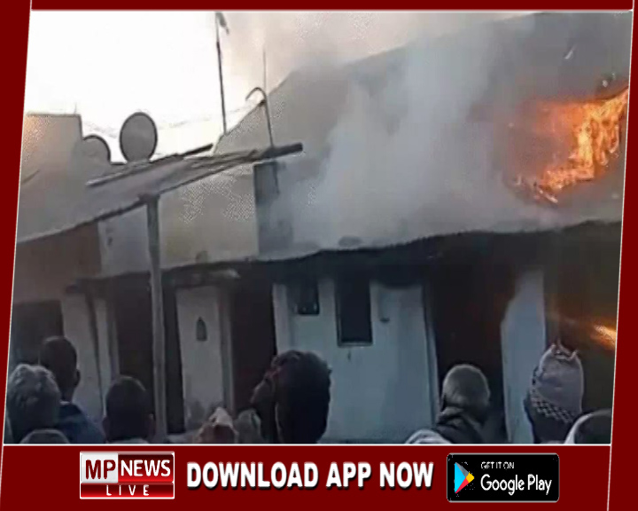 तीन मकान में लगी आग, एक किसान जिंदा जला, 6 फायर ब्रिगेड ने 3 घंटो में आग पर पाया काबू