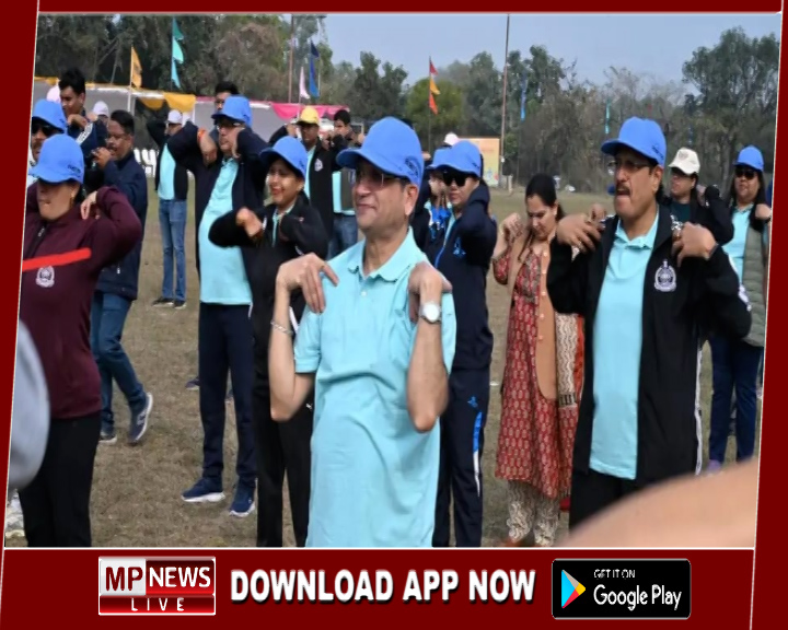 आईएफएस सर्विस मीट में सुबह से शाम तक चली स्पोर्ट्स एक्टिविटी, शाम को फिल्मी गाने में थिरके के अधिकारी