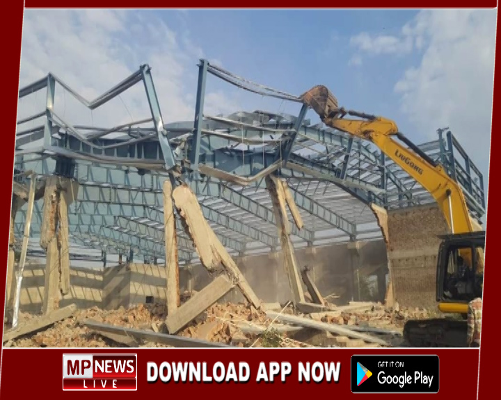 सिंहस्थ मेला क्षेत्र से हटाए गए अवैध निर्माण, नगर निगम ने की कार्रवाई